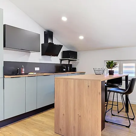 Apartament Le Petit Charles - 2pers - Clim - Centre - Proche Gare