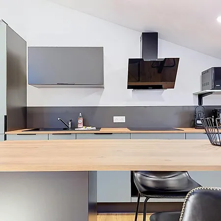 Le Petit Charles - 2pers - Clim - Centre - Proche Gare Apartament *